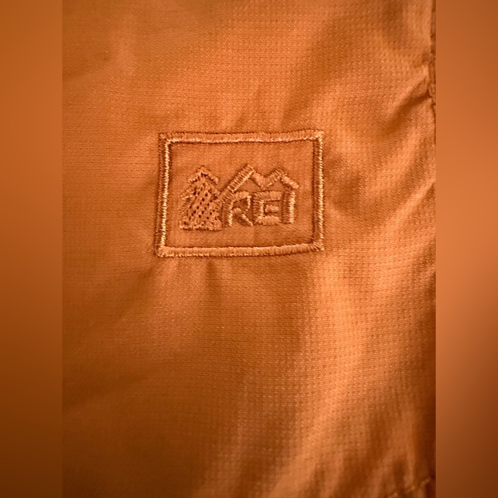 🏞️ REI Co-op Men’s Short-Sleeve Nylon Ventilated Hiking Shirt – Rust Orange (M) - Picture 13 of 15